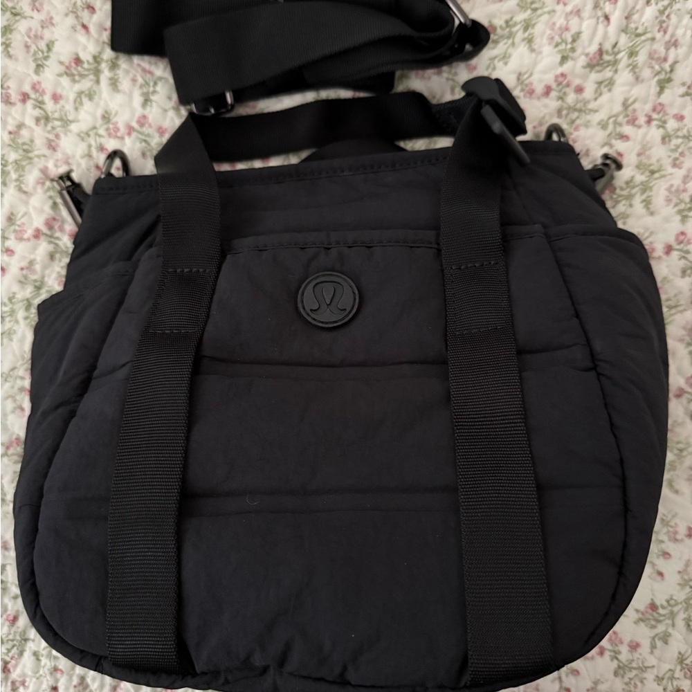 Lululemon Dash All Day Bucket Bag Black